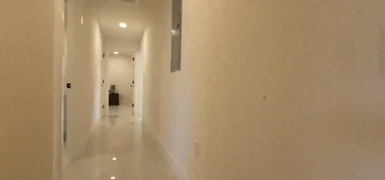 FPV single-take drone tour of 3051 NW 23rd St, Fort Lauderdale